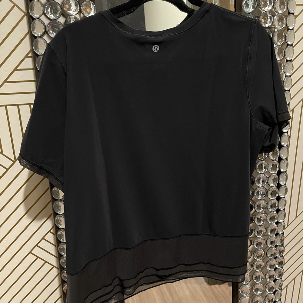 LULULEMON layered top